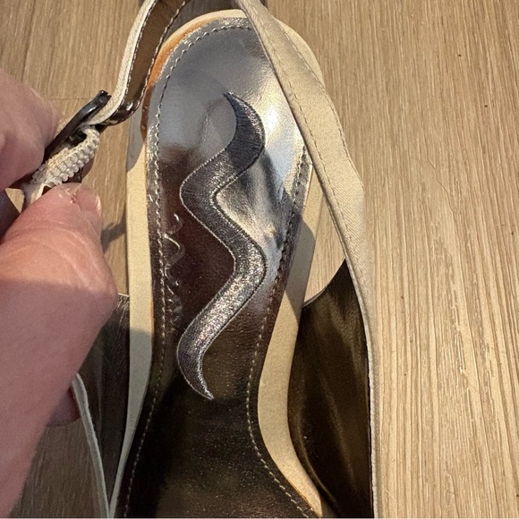 Nina Champagne Gold Satin Slingback Kitten Heels Rhinestone Bow Size 6M / EU 36 - Picture 4 of 8